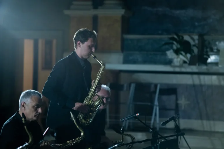 CB BAND DuomoEN2_8242EN2_8242