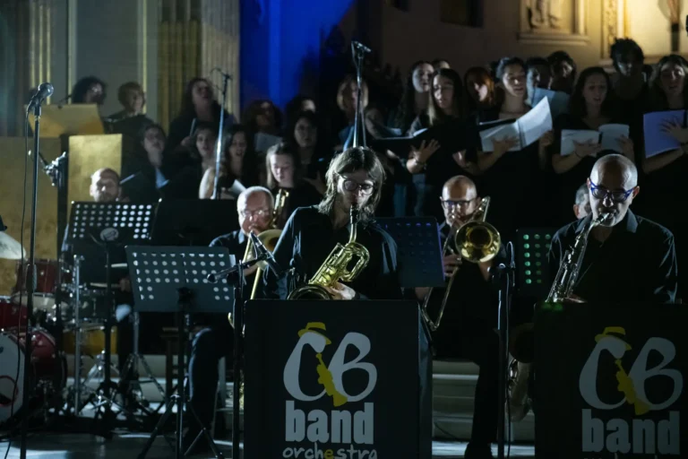 CB BAND DuomoEN2_8340EN2_8340