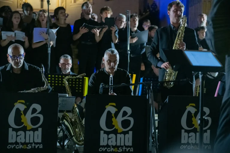CB BAND DuomoEN2_8342EN2_8342