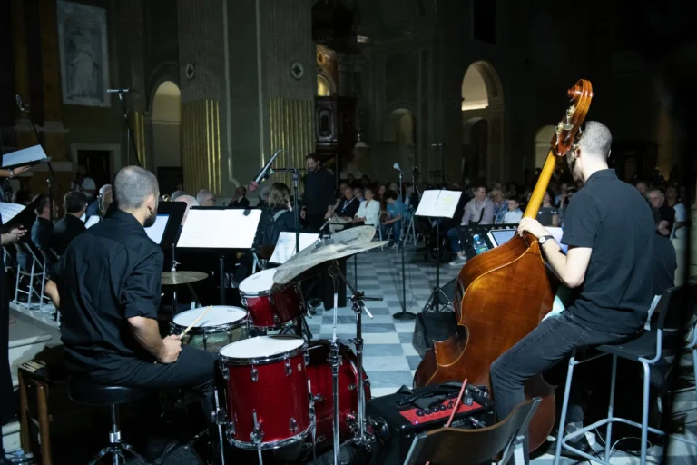 CB BAND DuomoEN2_8371EN2_8371